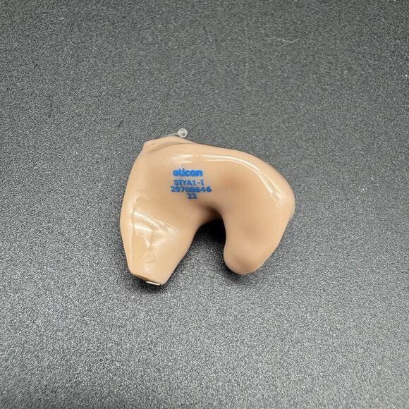 Oticon Hearing Aid SIYA 1-1 29708646 22 Pre owned Untested W/ Batteries And Case - Picture 2 of 8